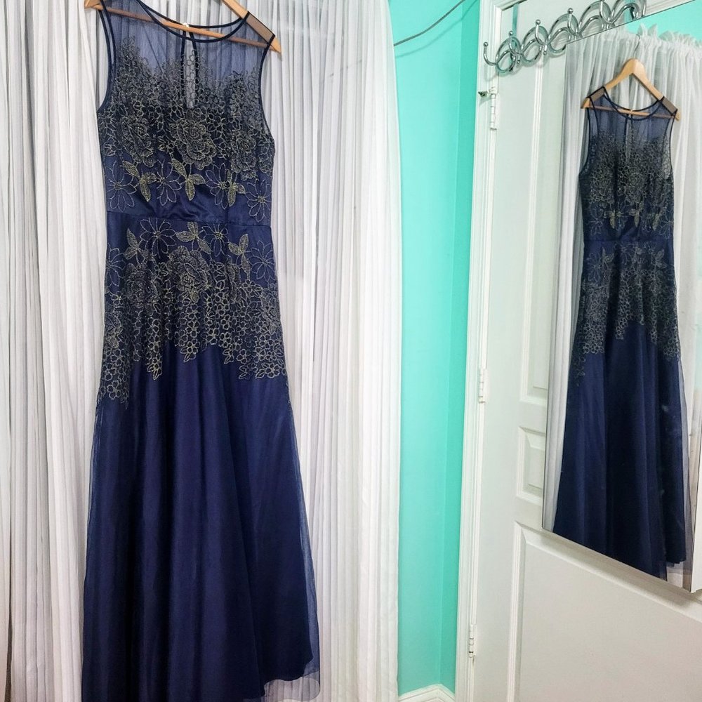 Tahari Arthur S Levine evening gown size 10